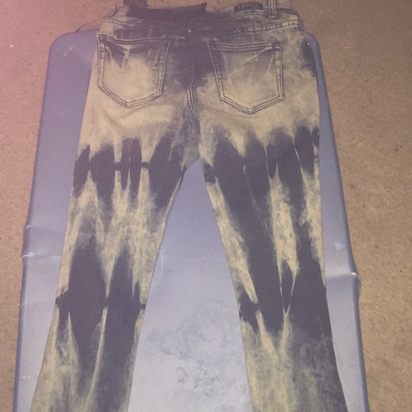 Jeans - Picture 2 of 2